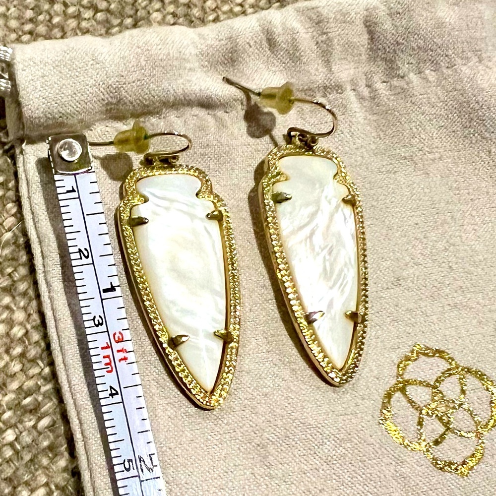 Kendra Scott Sky/Skylar Earrings Gold/White Pearl Arrow shape
